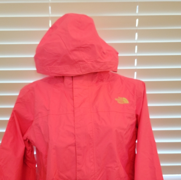 The North Face Hyvent Windbreaker/Raincoat - Picture 2 of 5